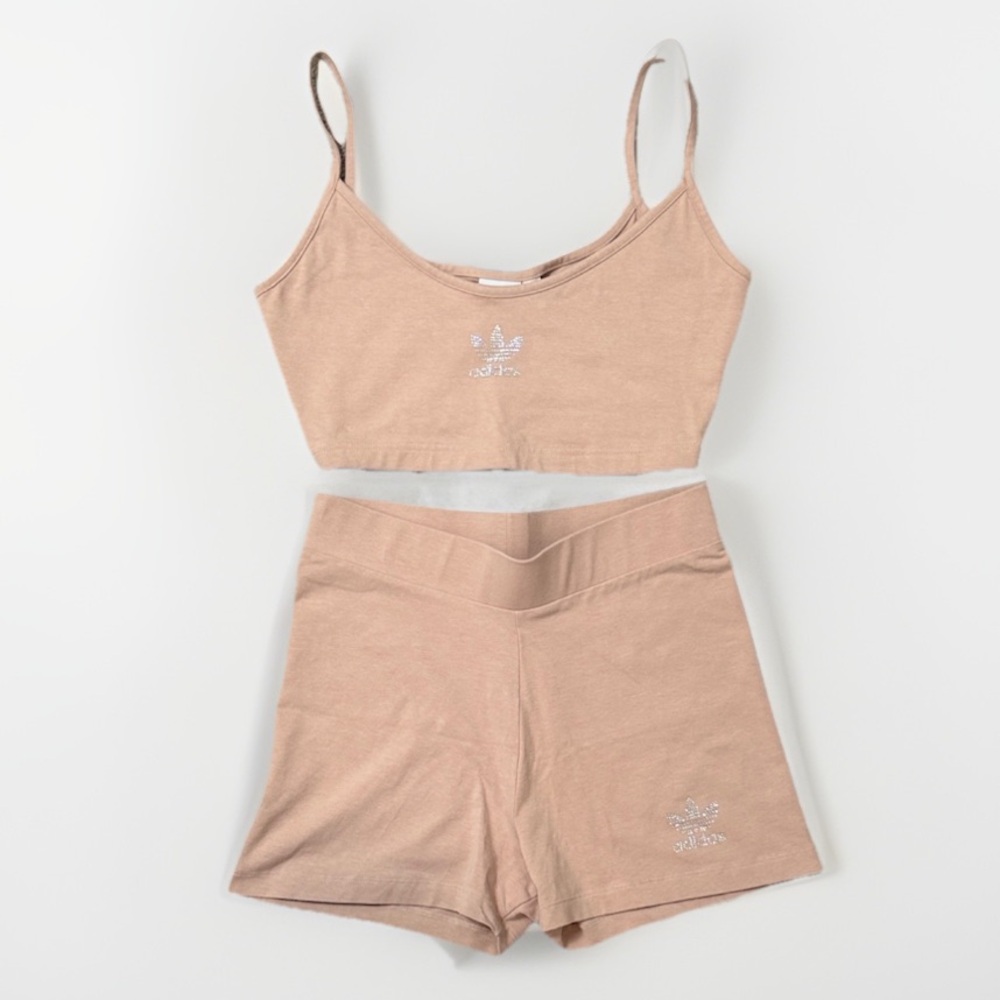 💛 Adidas Tan/Nude Camisole Crop Top + Boy Short Set Small